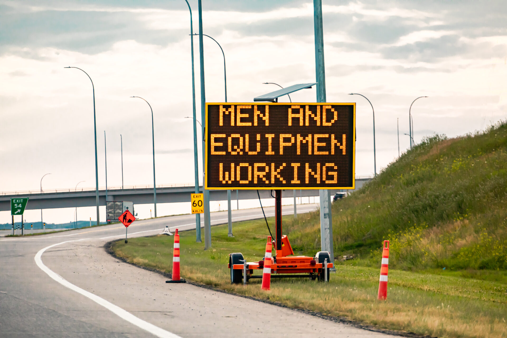 Variable message roadsign