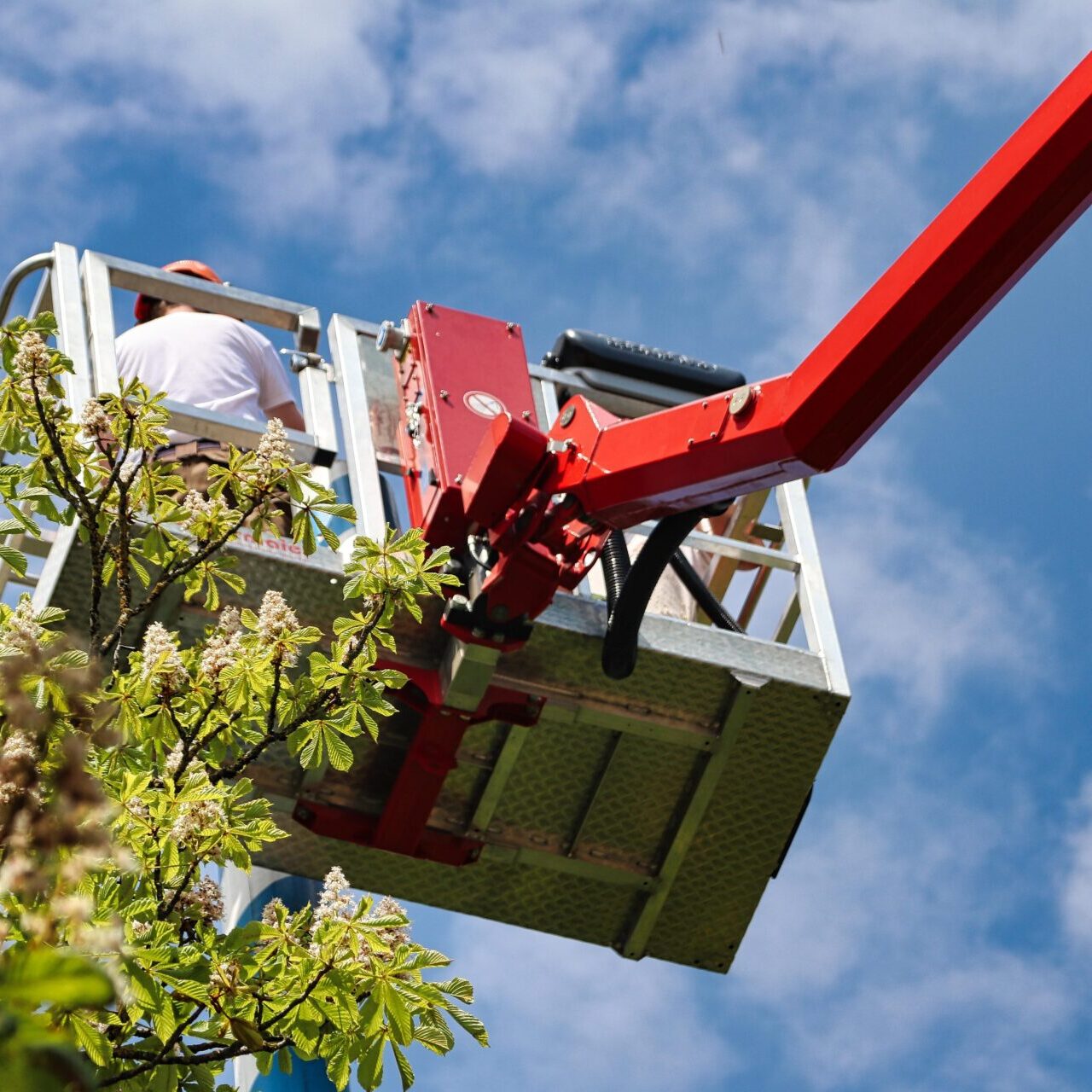 Scissor lift