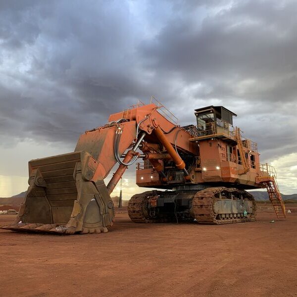 Work Air giant digger